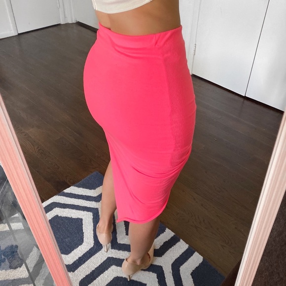 💗 SHAREEN NEON PINK ASYMMETRICAL MINI SKIRT! - Picture 5 of 15